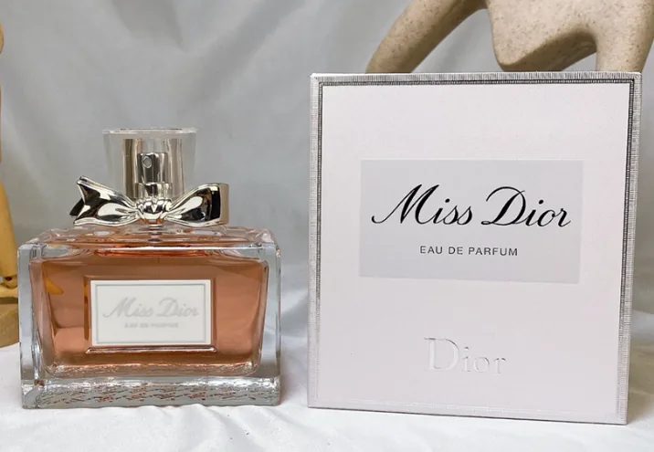 Dior Eau de Parfum YNK-053